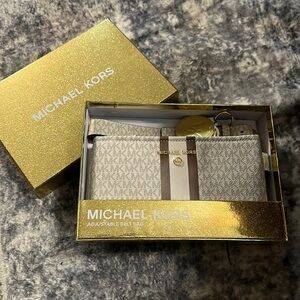 Michael kors belt bag